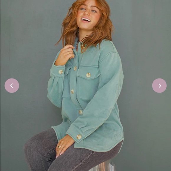 Shacket - Picture 5 of 8